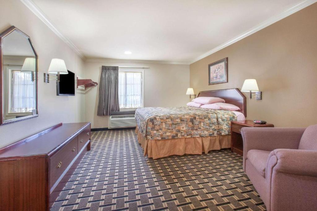 Super 8 By Wyndham Tx Hotel 2*