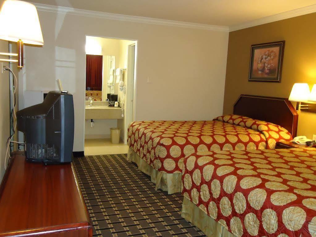 Super 8 By Wyndham Tx Hotel 2*