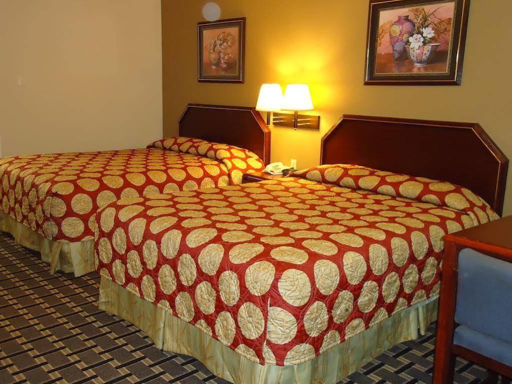 Super 8 By Wyndham Tx Hotel